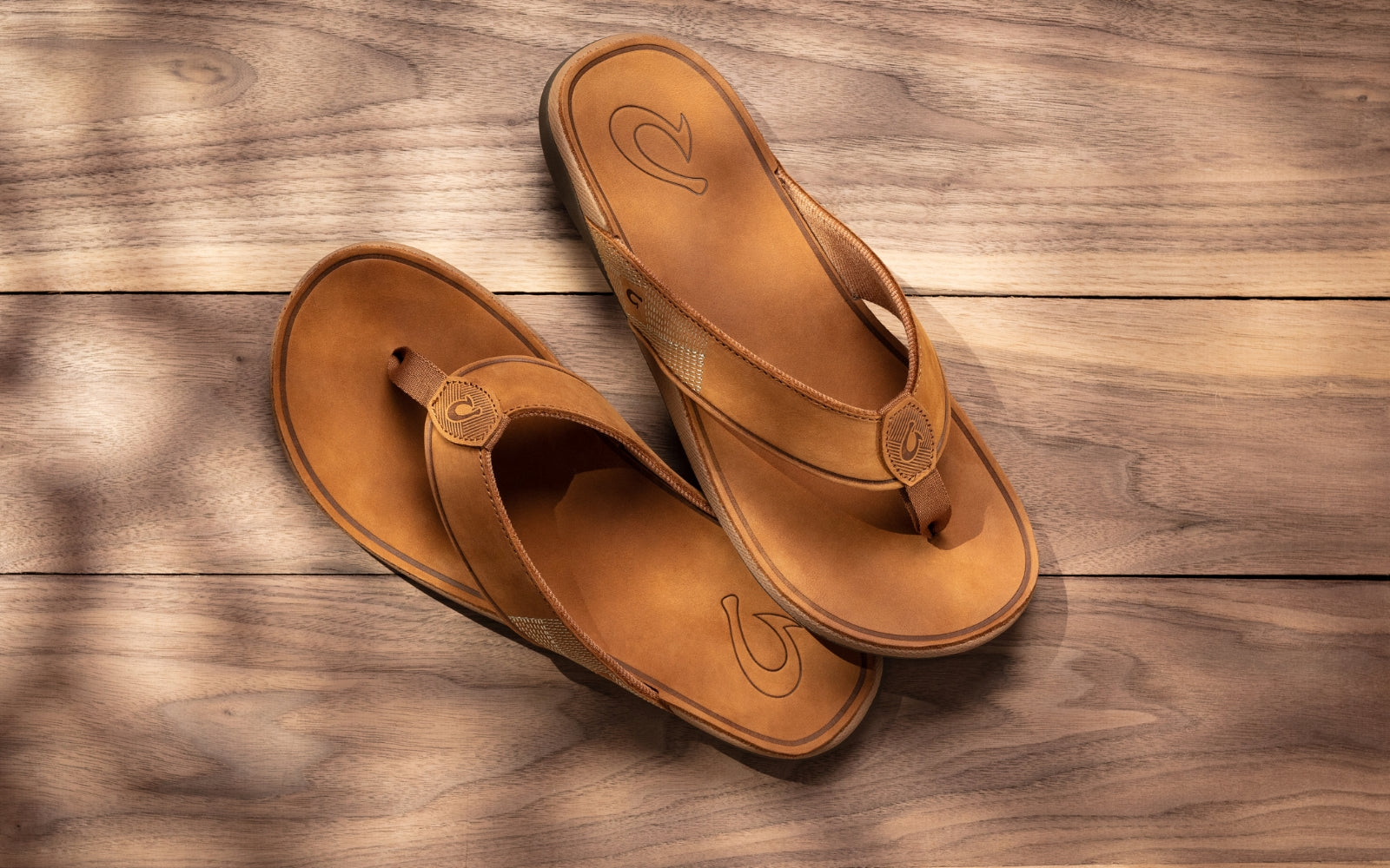 Die besten Sandalen und Flip Flops für Strandhochzeiten