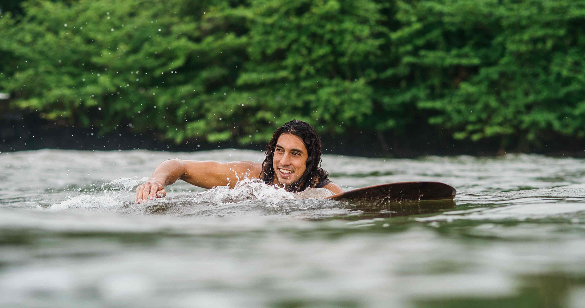Cliff Kapono im Gespräch mit OluKai
