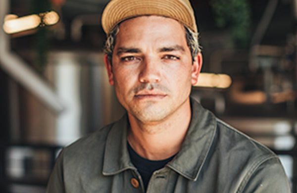 Ein Gleichgewicht an beiden Küsten - Aloha mit dem Surfer und Designer Kahana Kalama