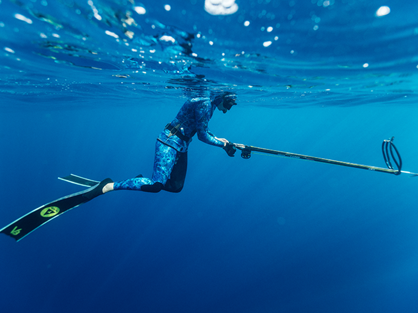 Die Faszination der Tiefe: Tief eintauchen mit Alishiya Holland