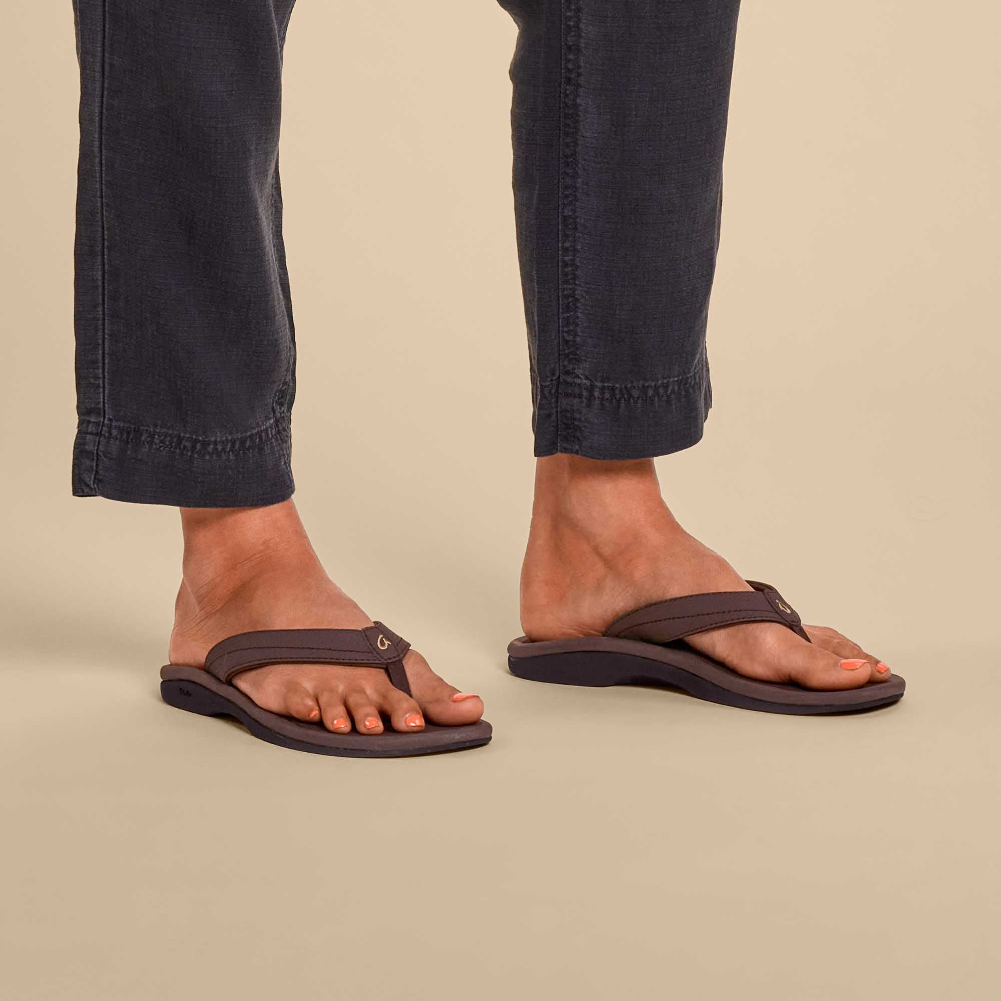 Ohana Women's Best Selling Beach Sandals - Dark Java | OluKai