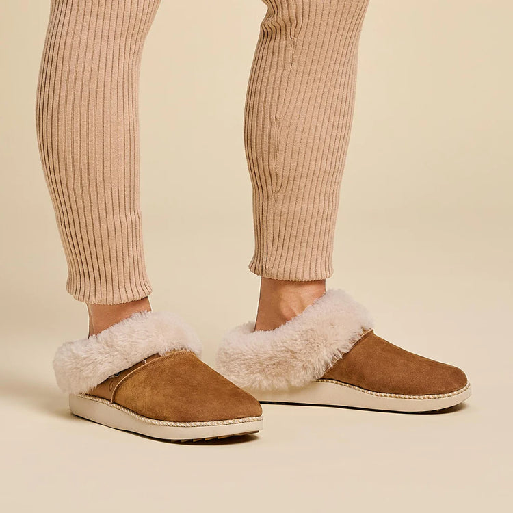 OluKai レディース ムートン ブーツ スリッパ Tan/Bone キャメル 