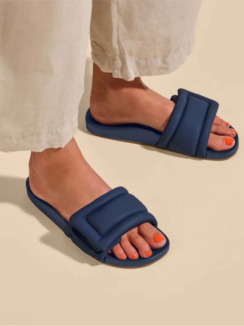 womens-sandals_a8e6337a-681a-4017-8b20-4a70796ad809.jpg