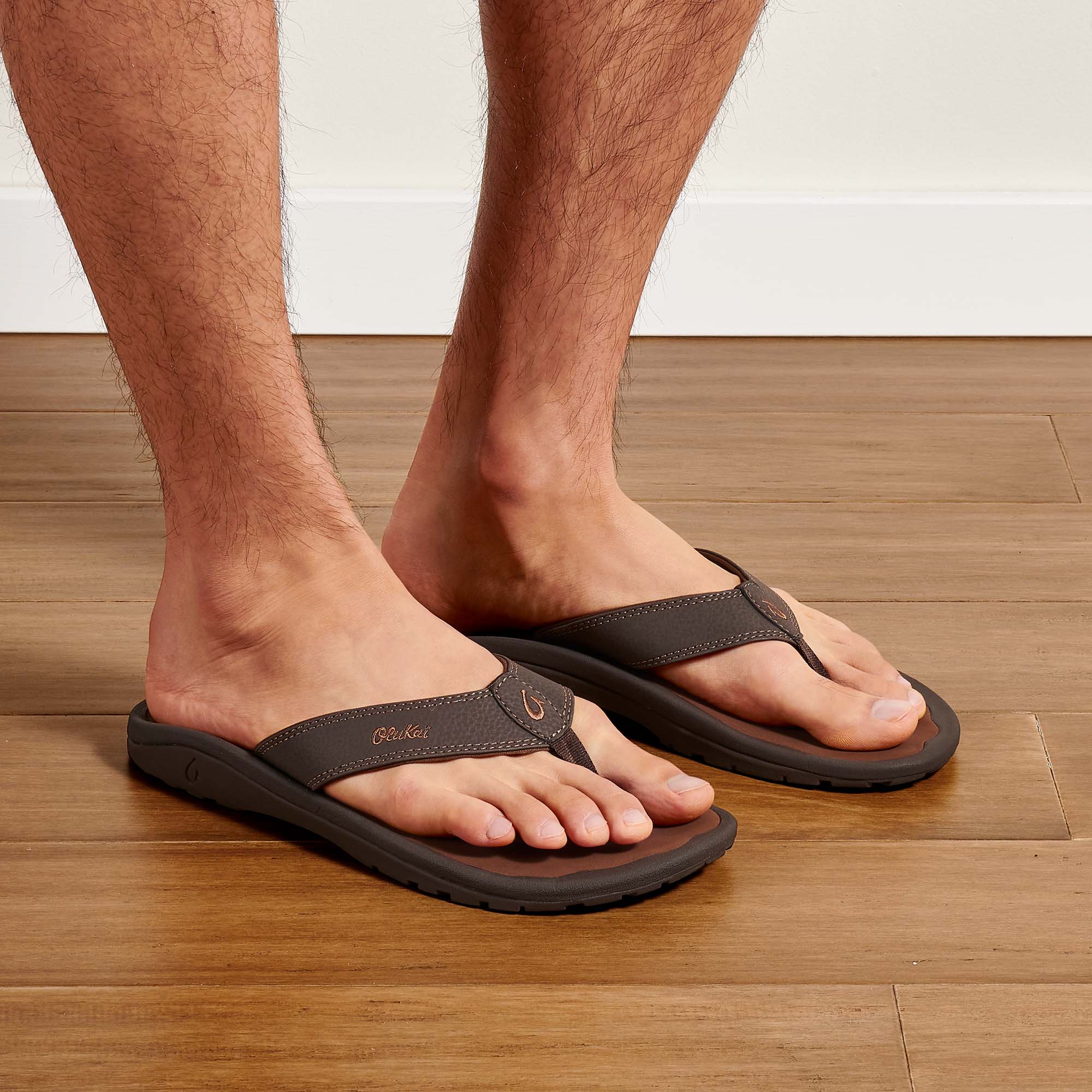 Ohana Men s Beach Sandals Dark Java Ray OluKai OluKai Europe