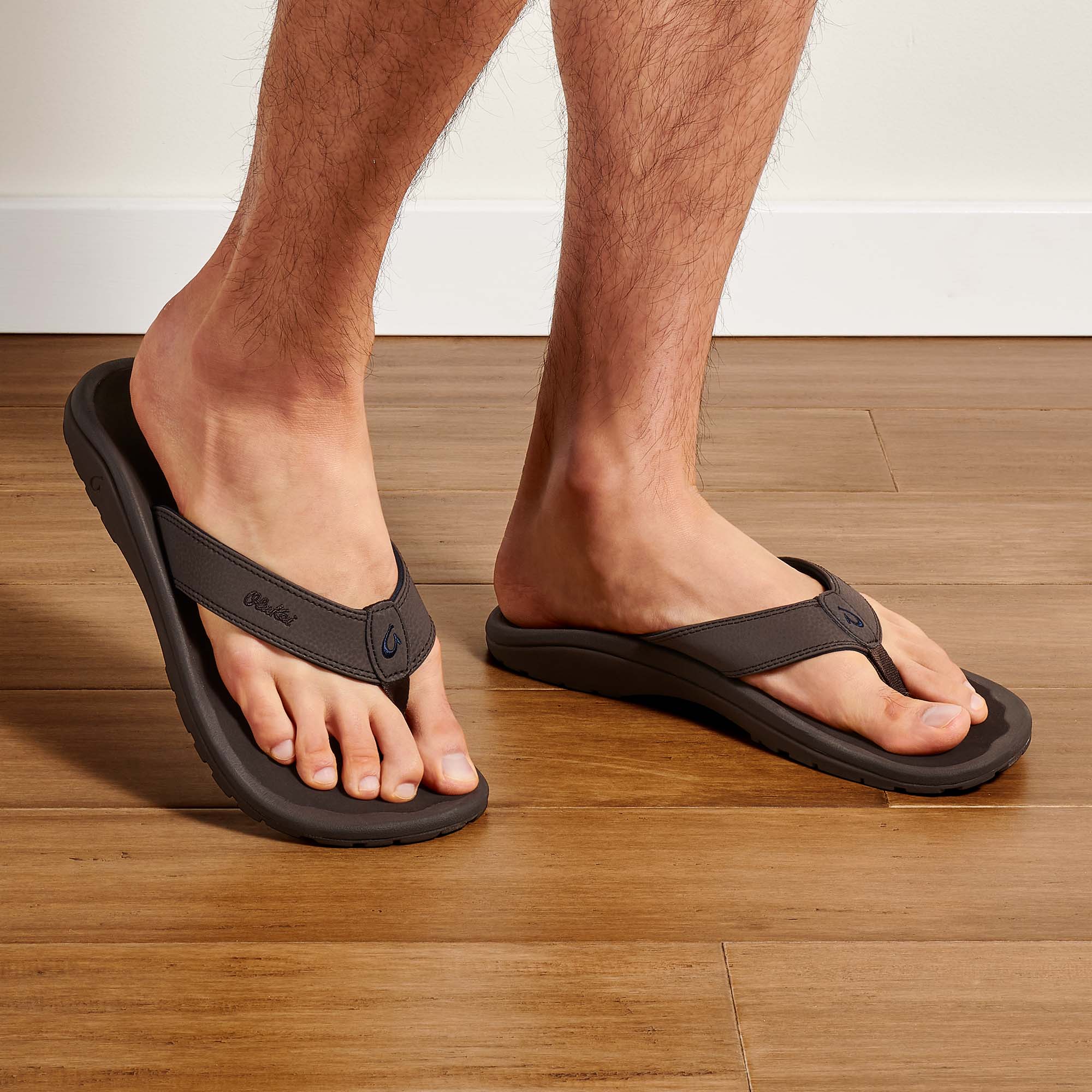 Hawaii オラフ  23.5㎝ Ohana Men's Best Selling Beach Sandals - Graphite | OluKai