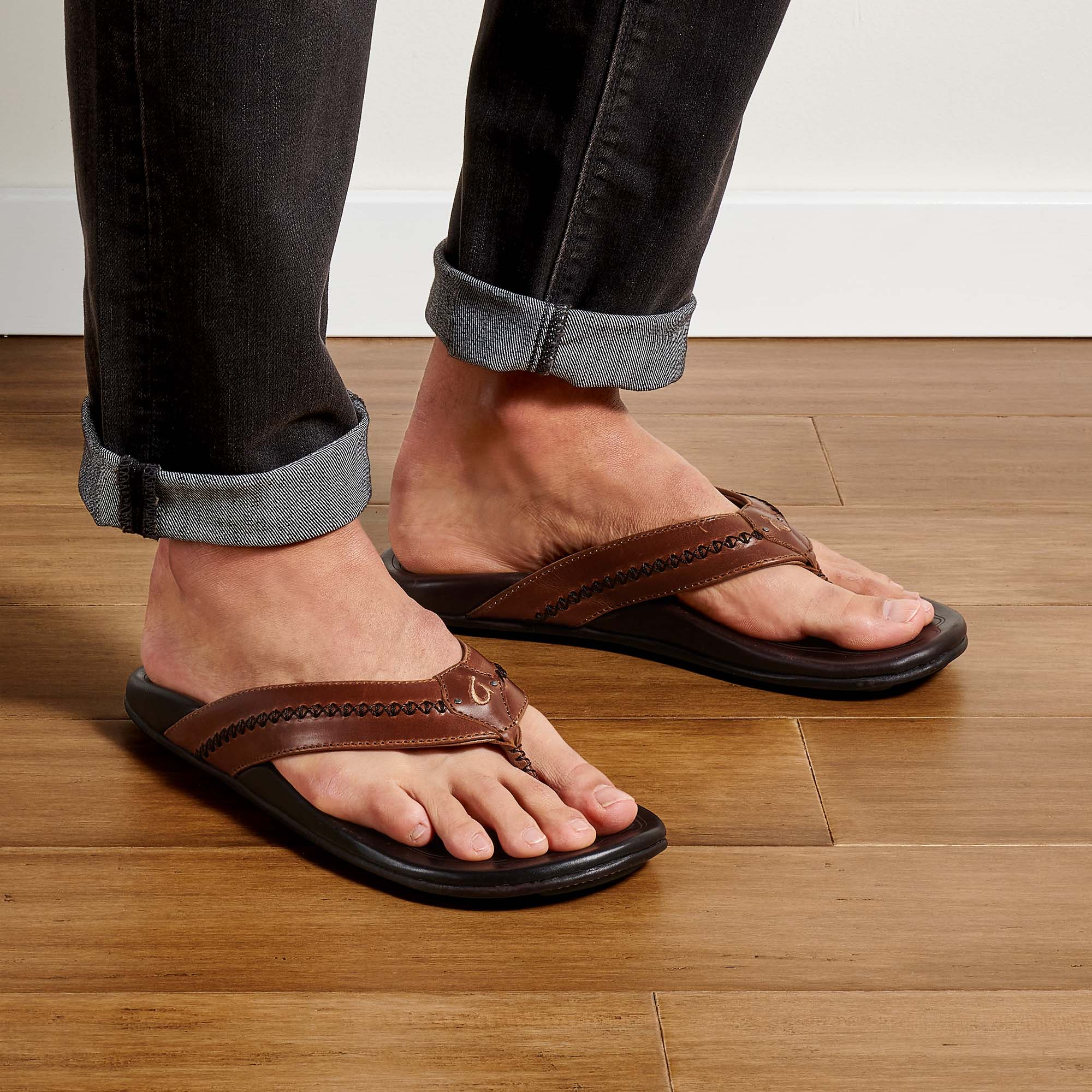 Mea Ola Men s Leather Sandals Tan Dark Java OluKai OluKai Europe