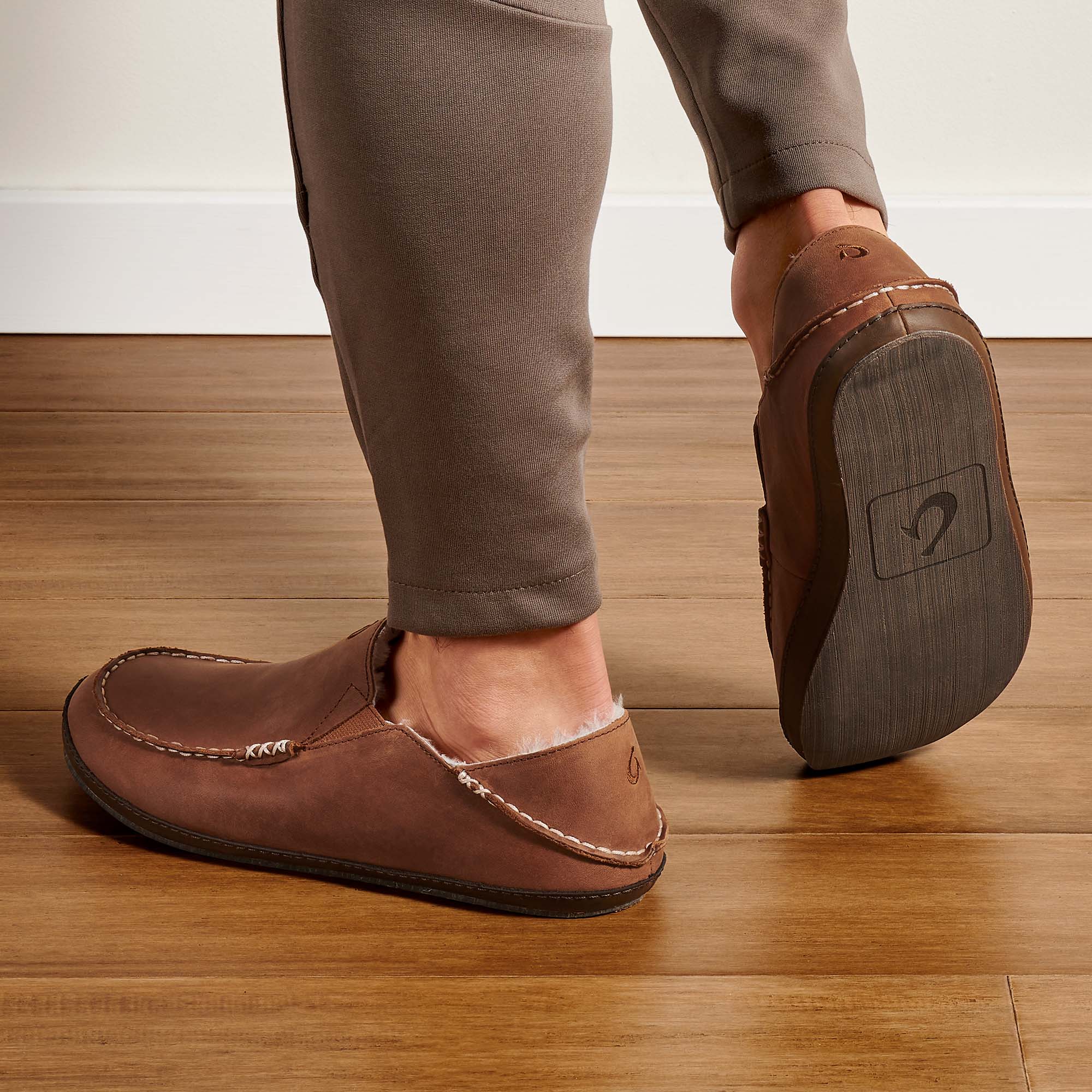 Molo Men s Leather Slippers Toffee Dark Wood OluKai OluKai Europe