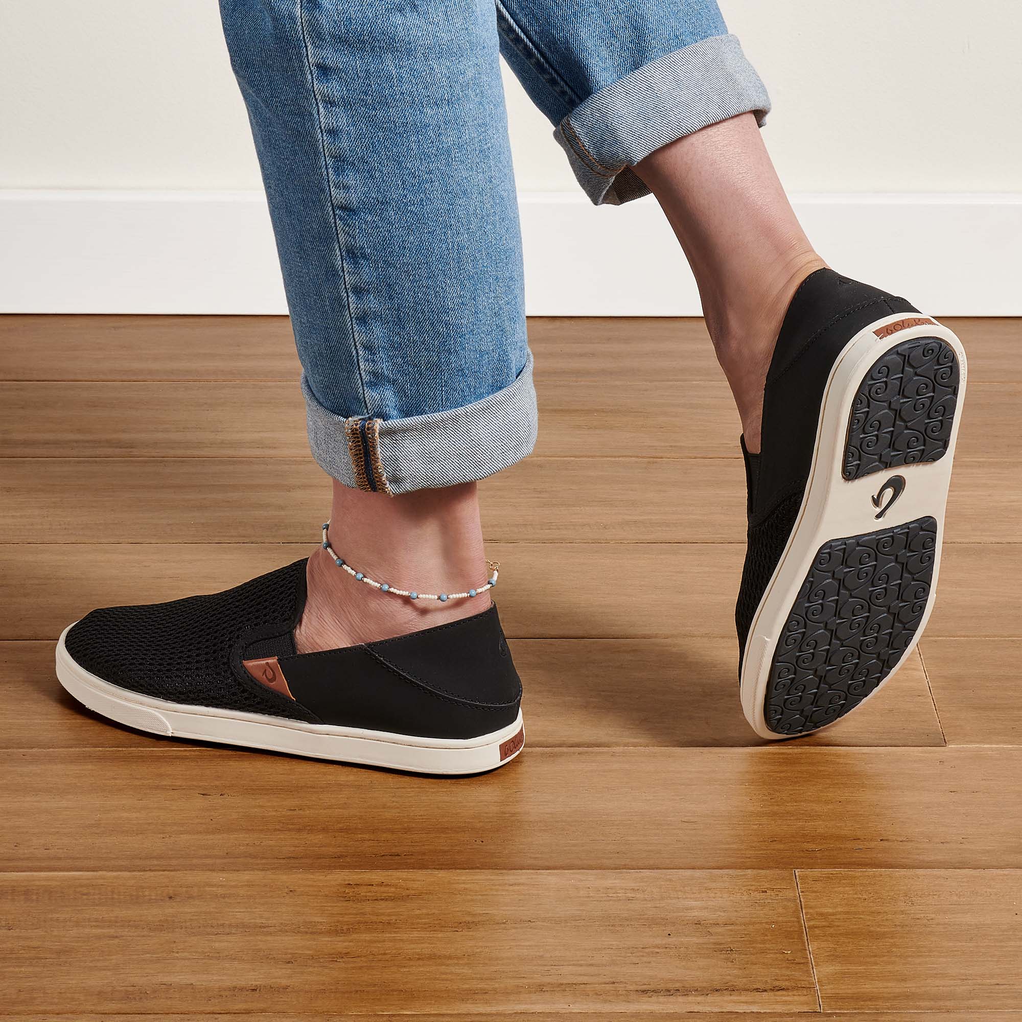 OluKai Pehuea Black Black Women s Sneakers OluKai Europe
